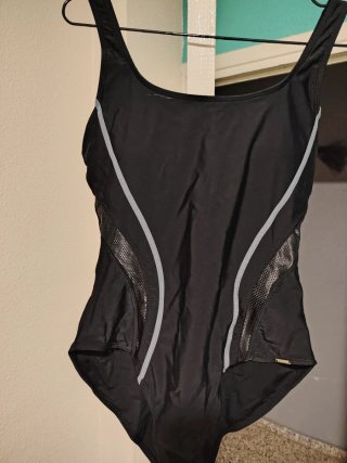Bañador Negro con Detalles