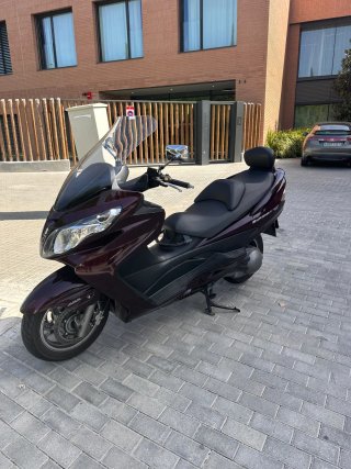 Suzuki Burgman 400 ABS Gran Scooter