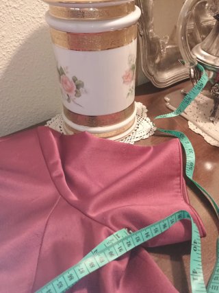 Traje Higar Novias Seda Bordado color vino