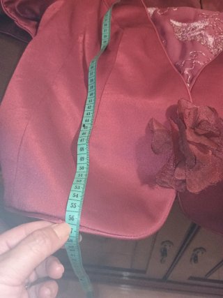 Traje Higar Novias Seda Bordado color vino