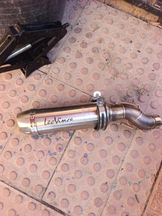 Tubo de escape LeoVince