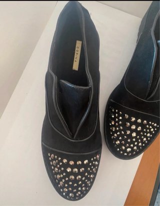 Scarpe nere con borchie numero 39