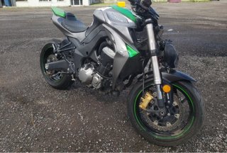 Kawasaki Z1000 Naked Moto