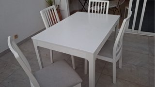 Mesa comedor extensible madera blanca + 4 sillas