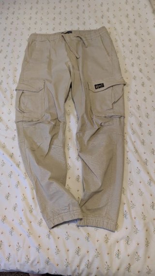 Pantalón cargo Zara beige