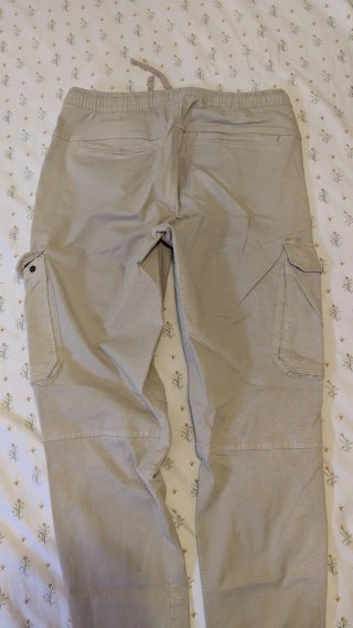Pantalón cargo Zara beige