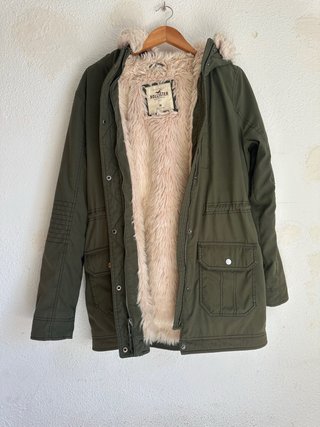 Abrigo Hollister Verde Militar con Borreguito