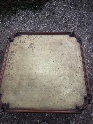 Mesa de centro rústica con tablero metálico