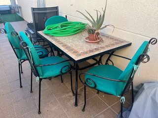 Mesa de forja con cerámica
