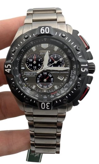 RELOJ CITIZEN ECO DRIVE TITANIO CALENDAR DIVER'S