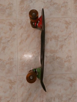 Monopatín Deeply Negro