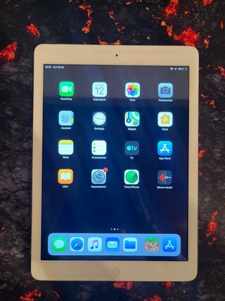Apple iPad Air 1a Gen Argento