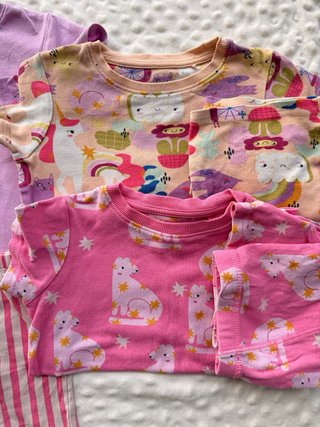 Lote 3 pijamas unicornio y rayas NEXT 4-5 años