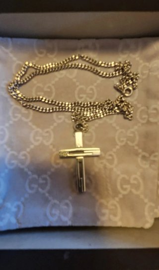 Cadena y crucifijo Gucci Plata originales