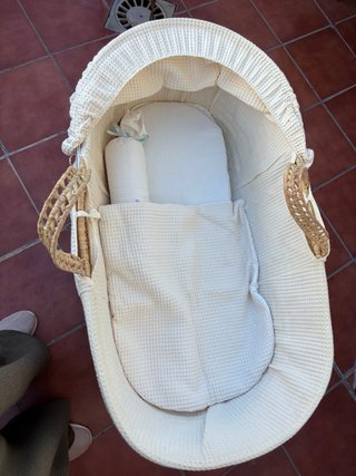 Moisés de mimbre con colchón y funda