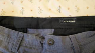 Bermudas Volcom Grises