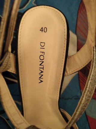 Sandalias Di Fontana Tacon Negro y Dorado Talla 40