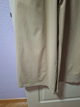 Mono beige de tirantes