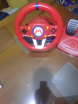 2 Volantes y Pedales Mario Kart Hori