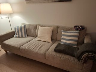 Sofá Maisons du Monde de pana gris