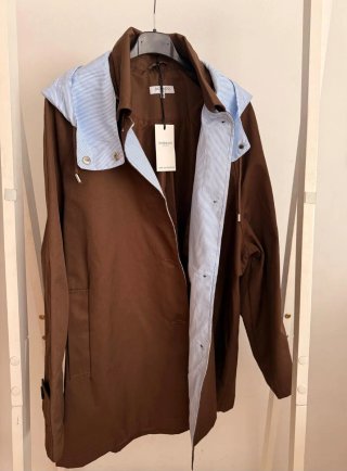 Gabardina Marrón con Capucha