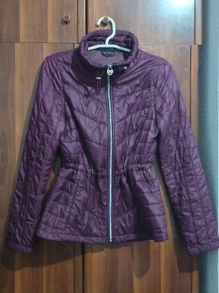 Chaqueta Guess borgoña Talla S