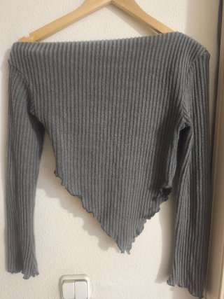CAMISETA GRIS DE PUNTO