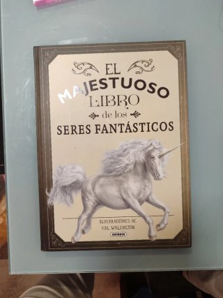 El majestuoso libro de los seres fantásticos