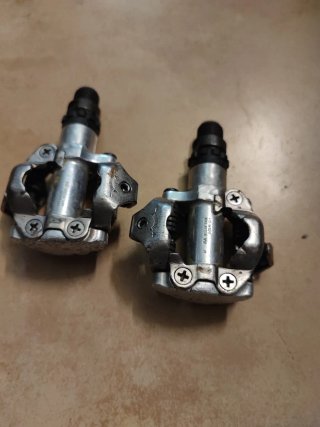 Pedales automáticos Shimano