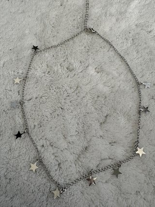 Collar Plateado con Estrellas