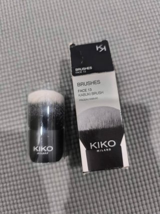 Brocha Kabuki Kiko Milano Face 13