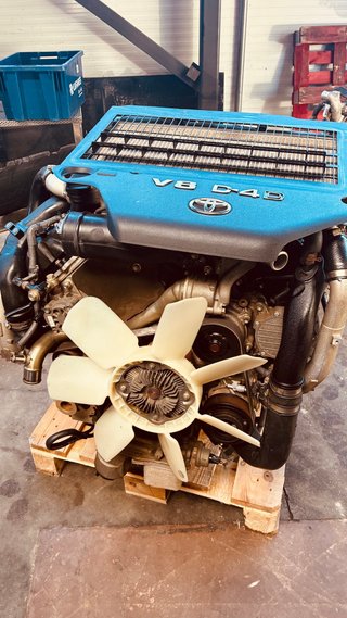 Motor Toyota V8 D-4D