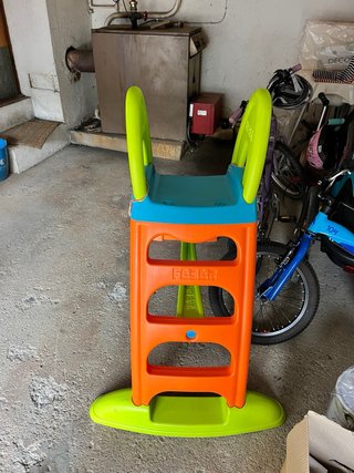 Tobogán acuático infantil azul y naranja