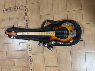 Pack Bajo Eléctrico + Funda + amplificador fender