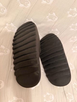 Yeezy Slides negras