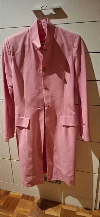 Abrigo de piqué Rosa. Hecho en modista.