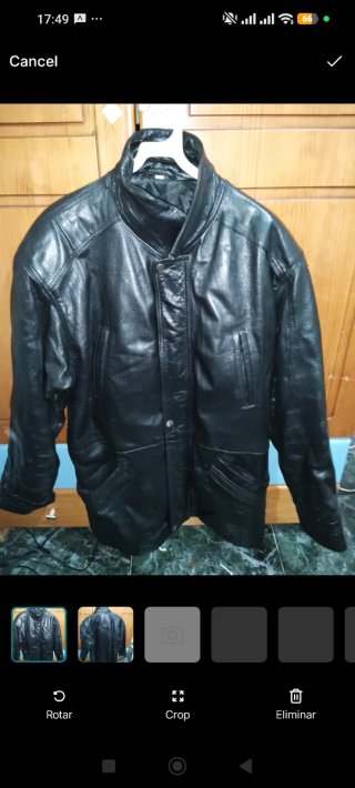 Chaqueta de piel negra