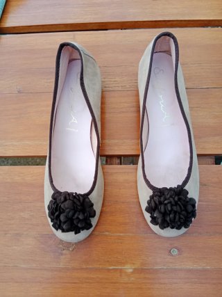 Bailarinas Euforia Beige con Flor Marrón