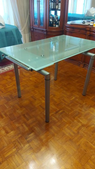Mesa de Comedor con Sobre de Cristal