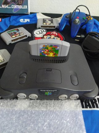 Pacchetto Nintendo 64: Console, Controller e 4 Giochi
