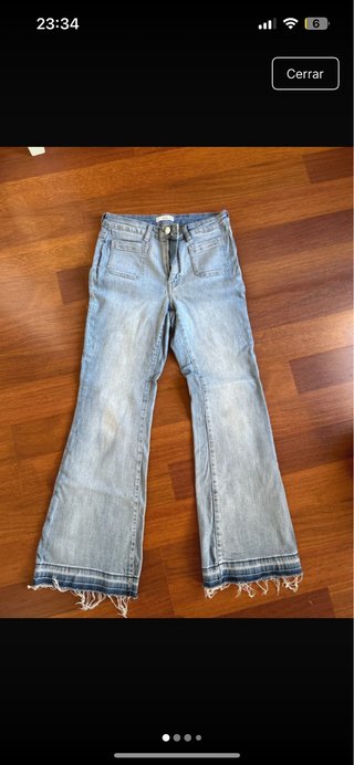 Pantalones vaqueros acampanados