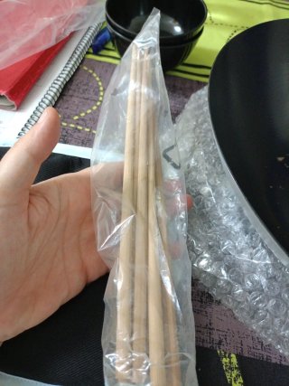 Wok da cucina con manopola, 7 bacchette cinesi e 2 cu