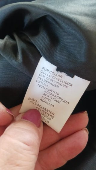 Mono largo y chaqueta negros