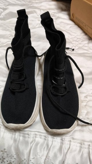 Botines deportivos negros