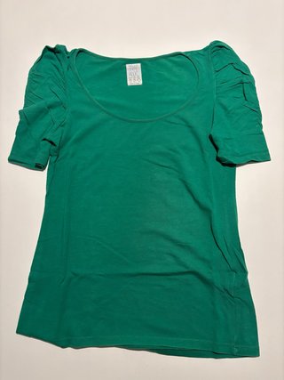 Camiseta mujer verde Zara
