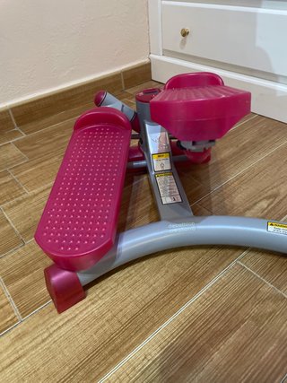 Stepper Decathlon rosa y gris