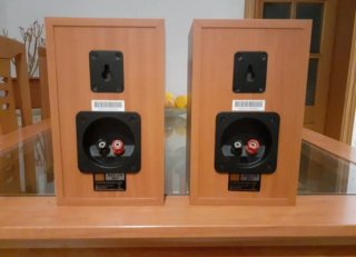 JBL altavoces 100w de la prestigiosa marca america