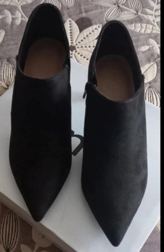 Botines negros de ante