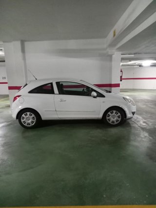 Alquilo coche, con conductor