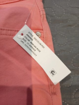 Pantalón vaquero rosa nuevo con etiquetas